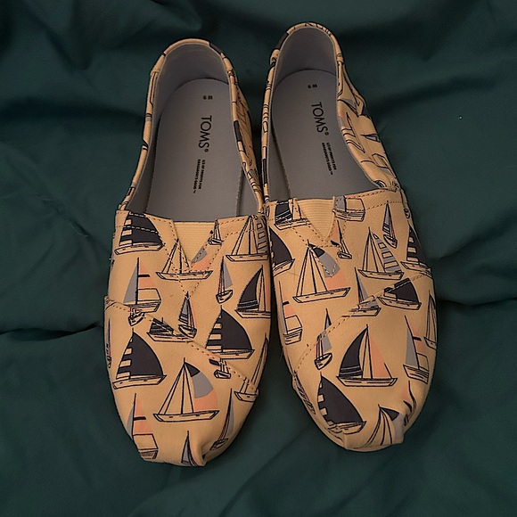 Tan, light blue, pink, and navy sailboat Tom’s. Women’s size 9. - Picture 1 of 7